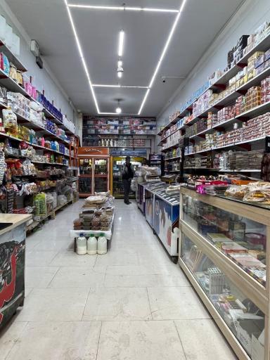عکس سوپر مارکت ولبنیات محلی دهکده