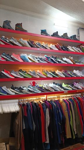 عکس کتونی اورجینال هشت پا