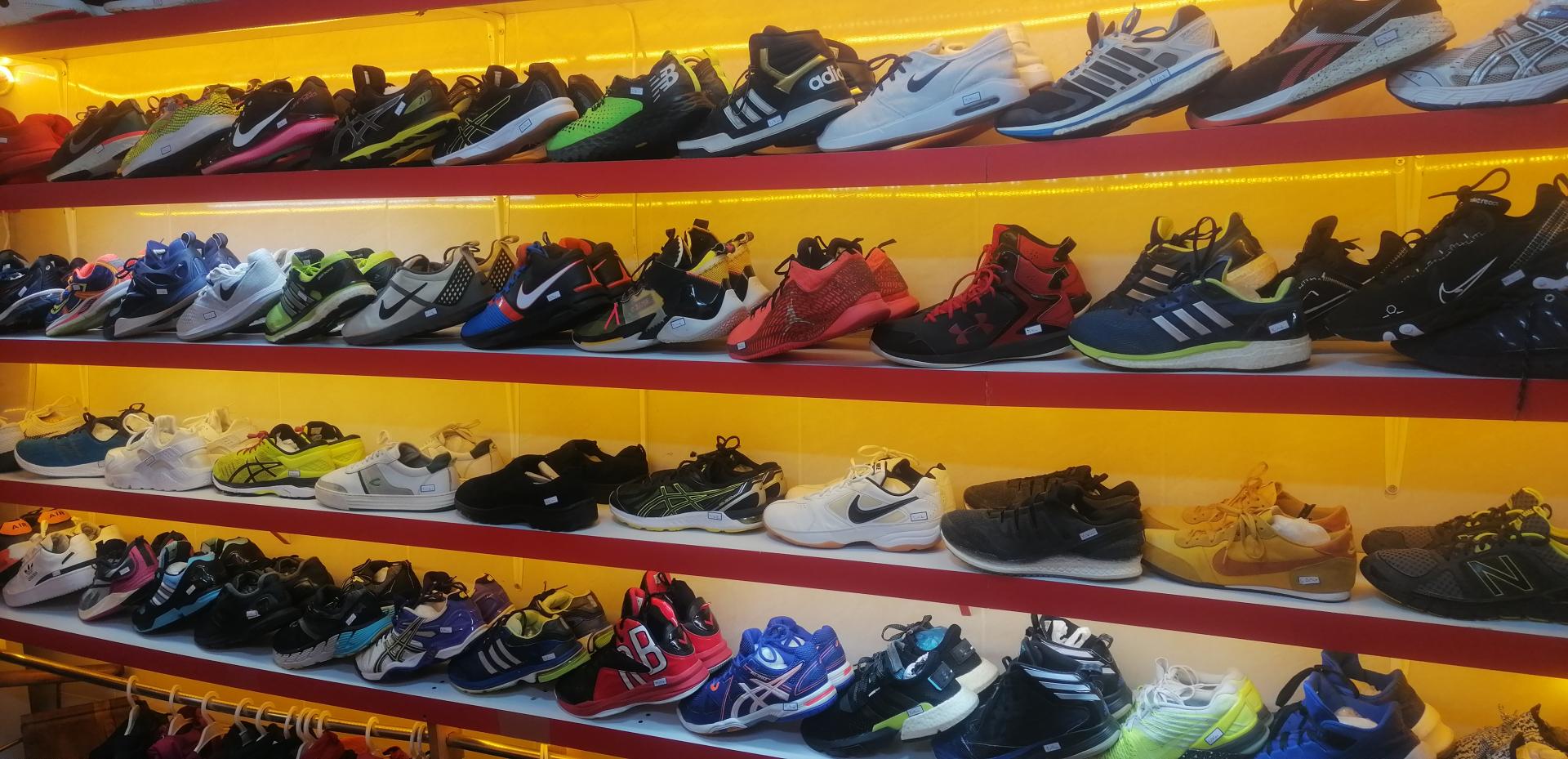 عکس کتونی اورجینال هشت پا