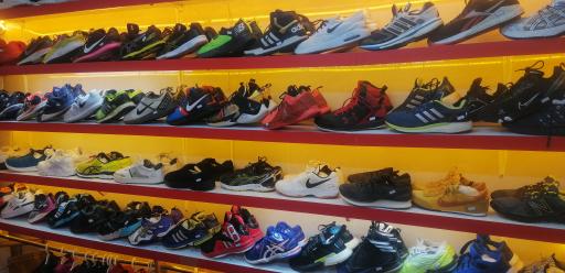 عکس کتونی اورجینال هشت پا