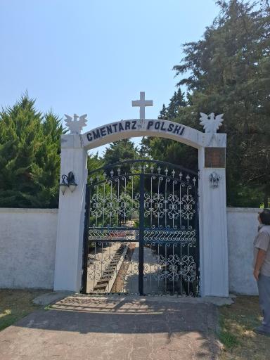 عکس گورستان لهستانی بندر انزلی