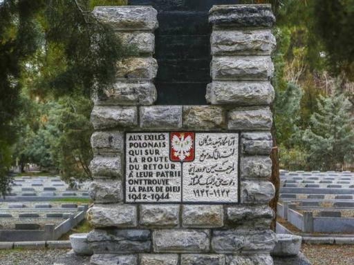 عکس گورستان لهستانی بندر انزلی