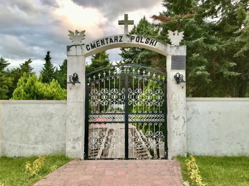 عکس گورستان لهستانی بندر انزلی