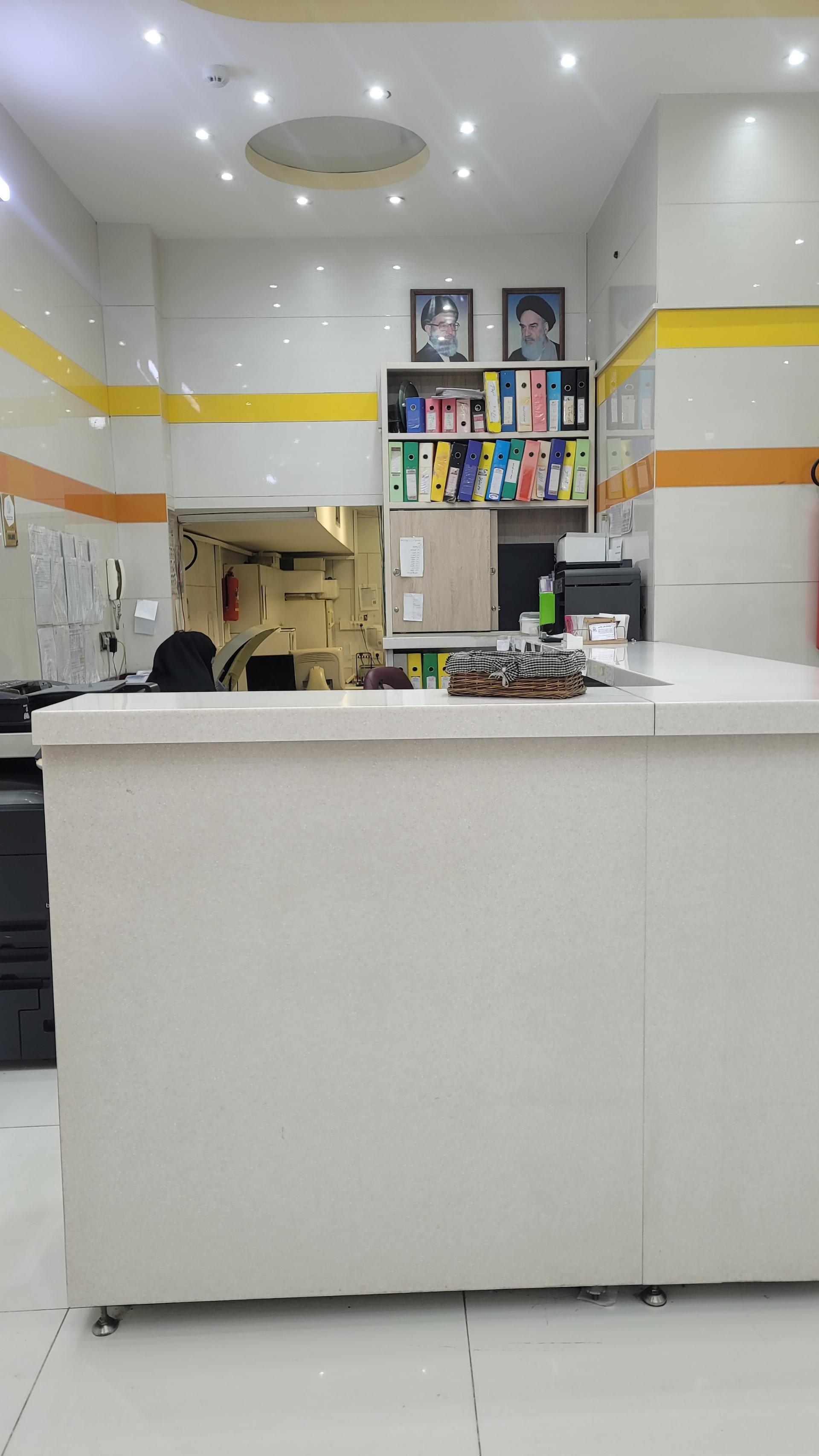 عکس آزمایشگاه دکتر مهاجری