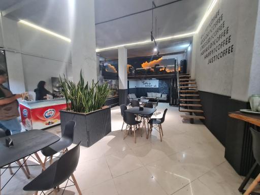 عکس کافه مون