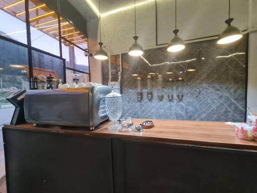 عکس کافه مون