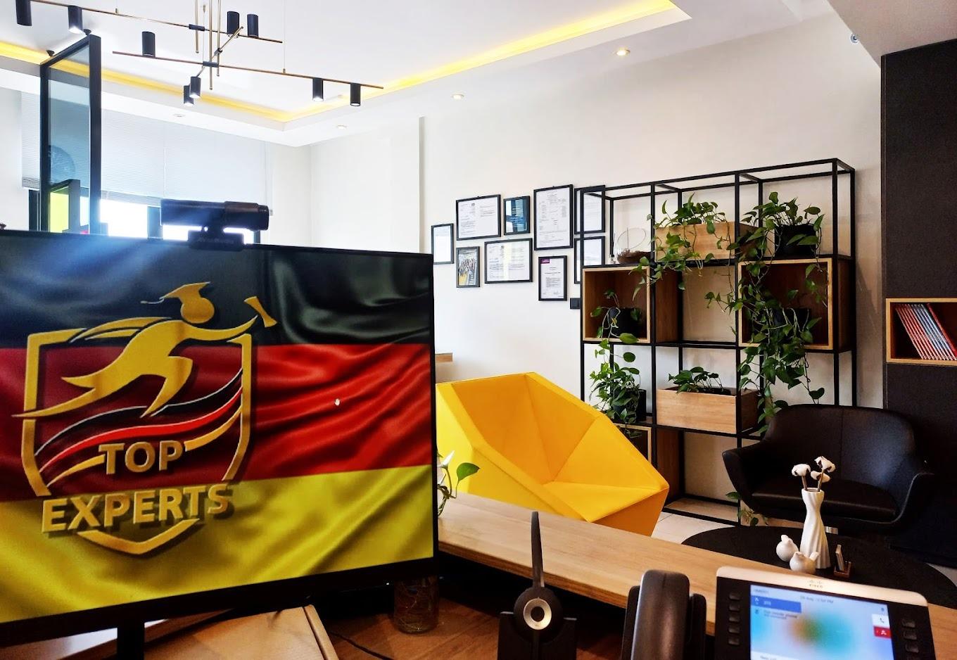 عکس شرکت مهاجرتی تاپ اکسپرت