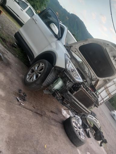 عکس تعمیرگاه و امدادخودرو شمال