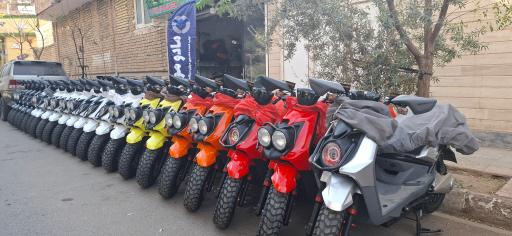 عکس تعمیرات موتورسیکلت رزمنده