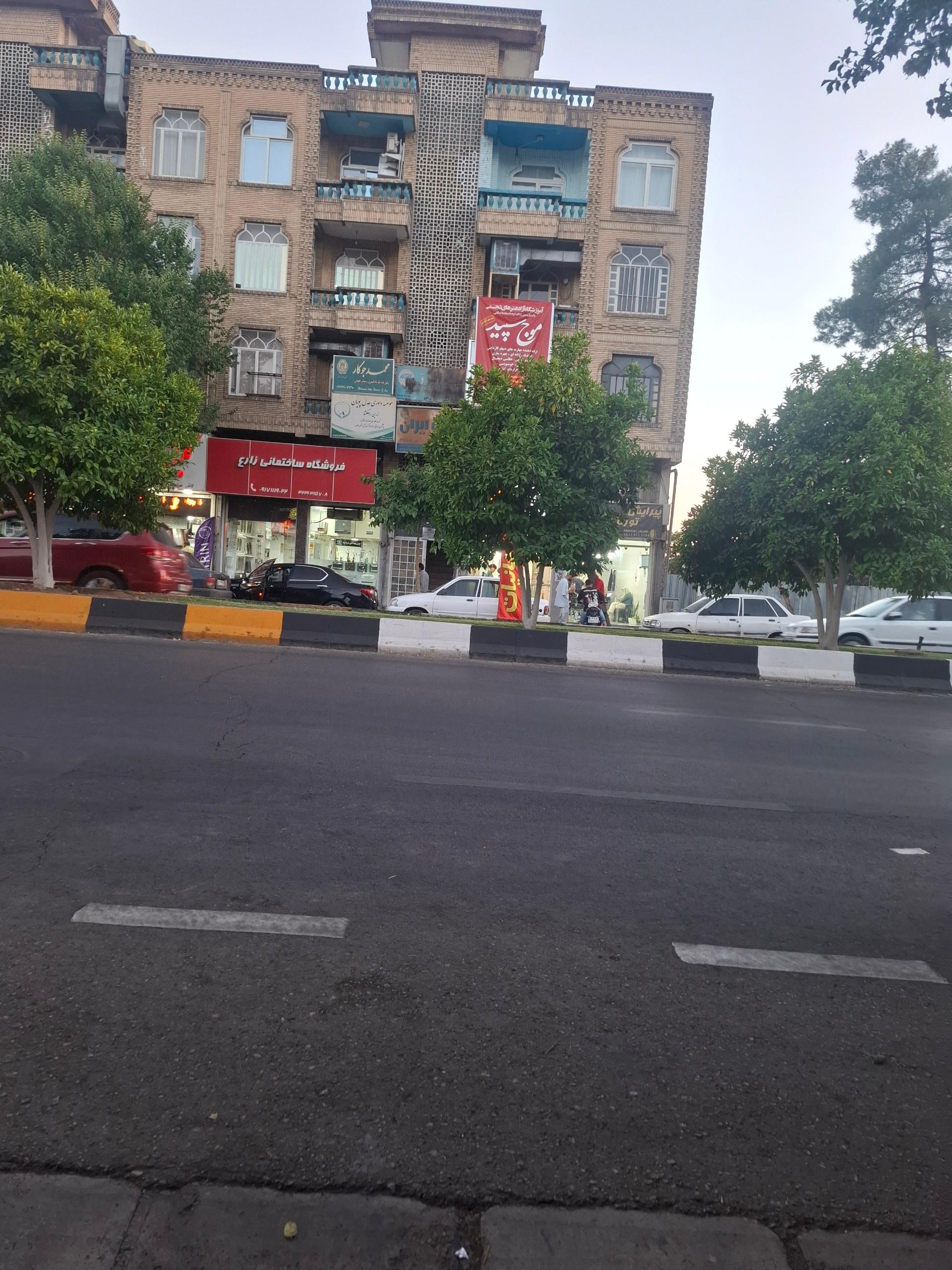 عکس آموزشگاه هنر های تجسمی موج سپید 