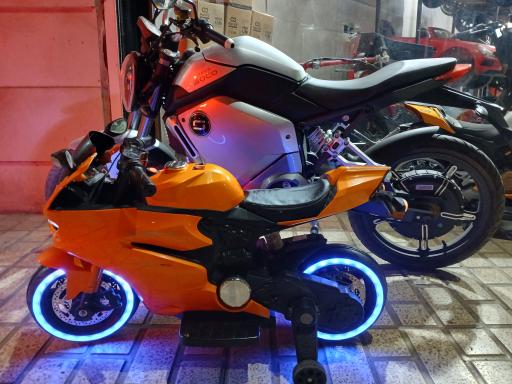 عکس تعمیرات ماشین شارژی و موتوربرقی نوین