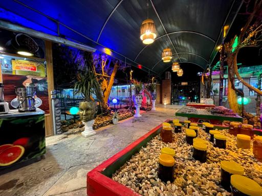 عکس باغ رستوران نائیرکا