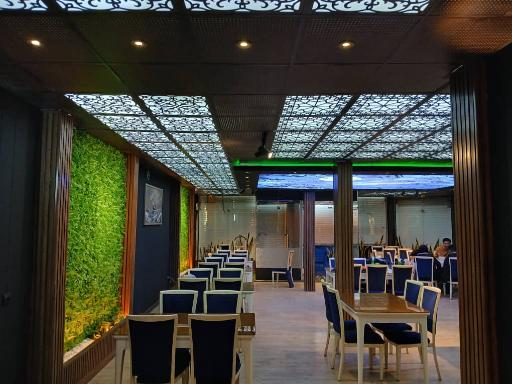 عکس رستوران و غذای بیرون بر چیدا