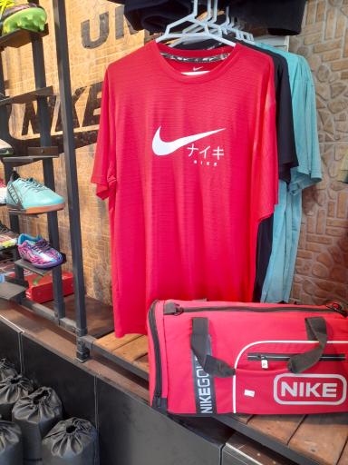 عکس فروشگاه ورزشی توپ و تور