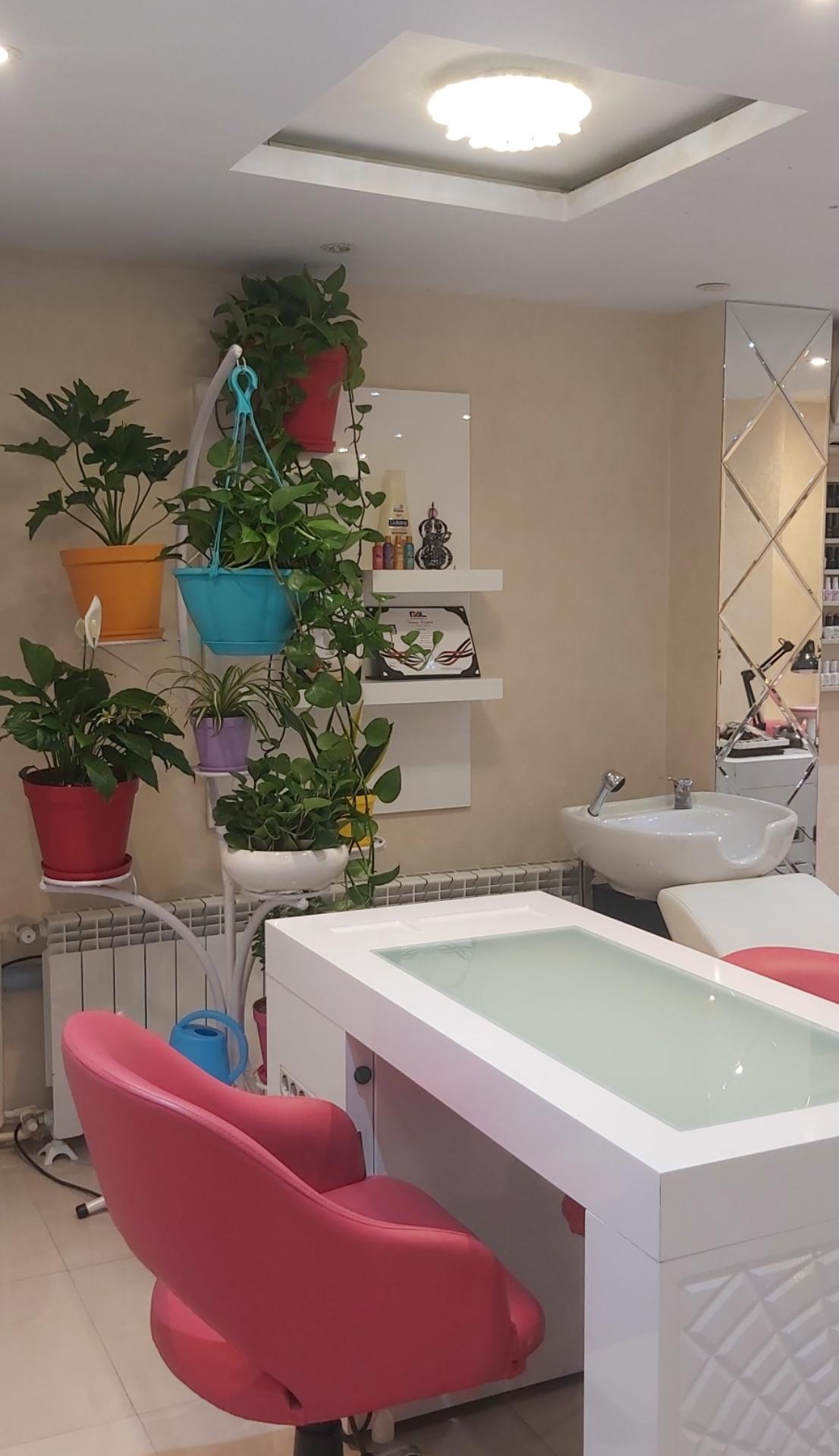 عکس سالن زیبایی کیانا