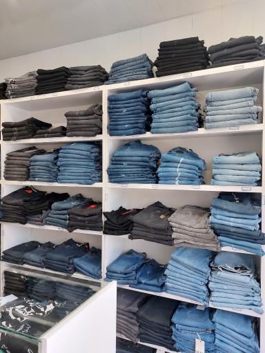 عکس بوتیک شلوار زنانه لیدی جین