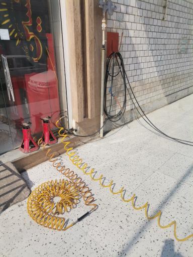 عکس فروش لاستیک و تنظیم باد