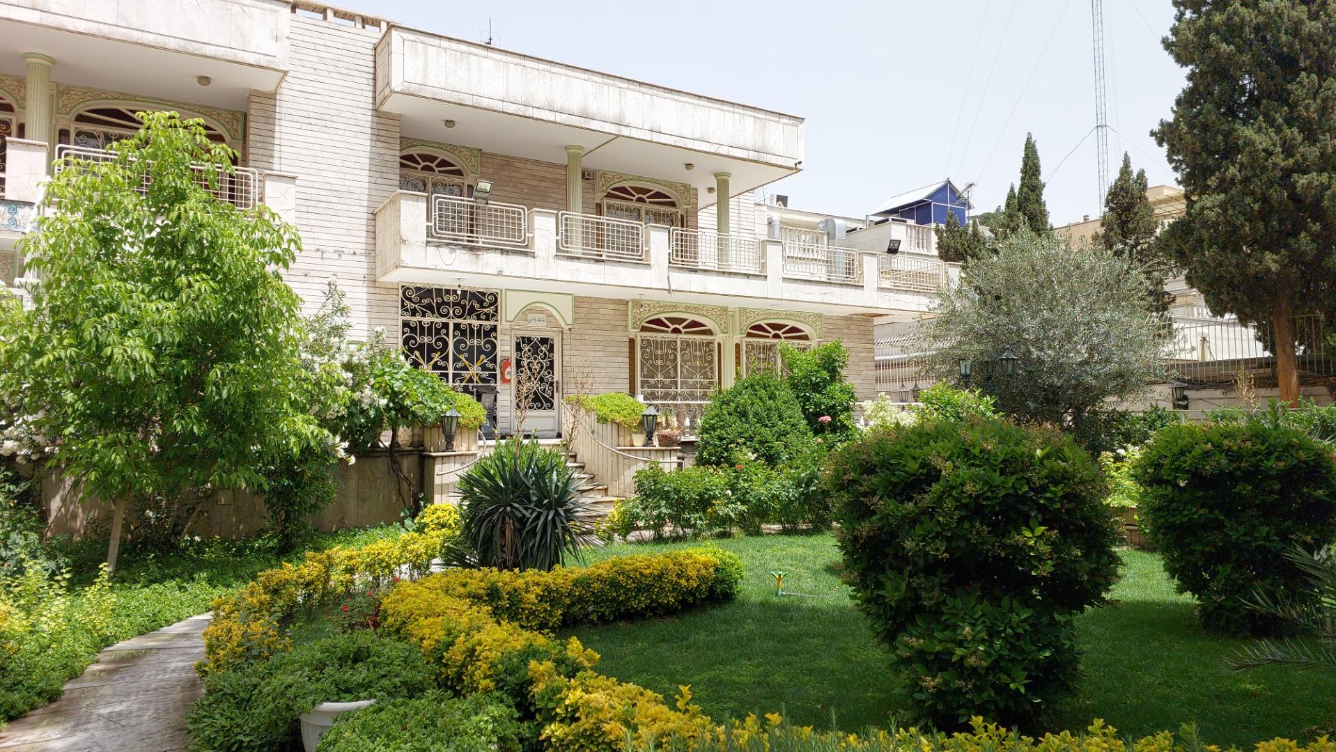 عکس مصلی آل کاظم 