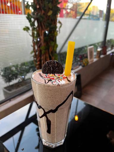 عکس کافه کُنج 