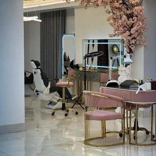 عکس آکادمی زیبایی لیلا مقدم