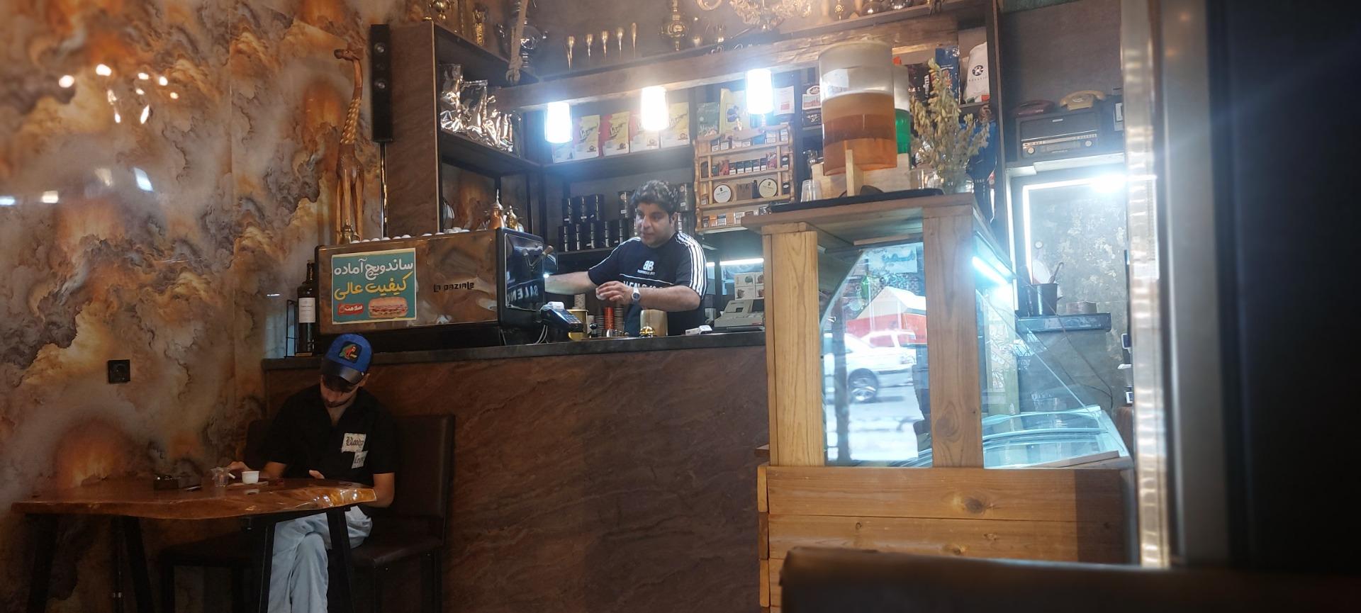 عکس کافی شاپ براتا