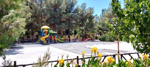 عکس باغ خانواده