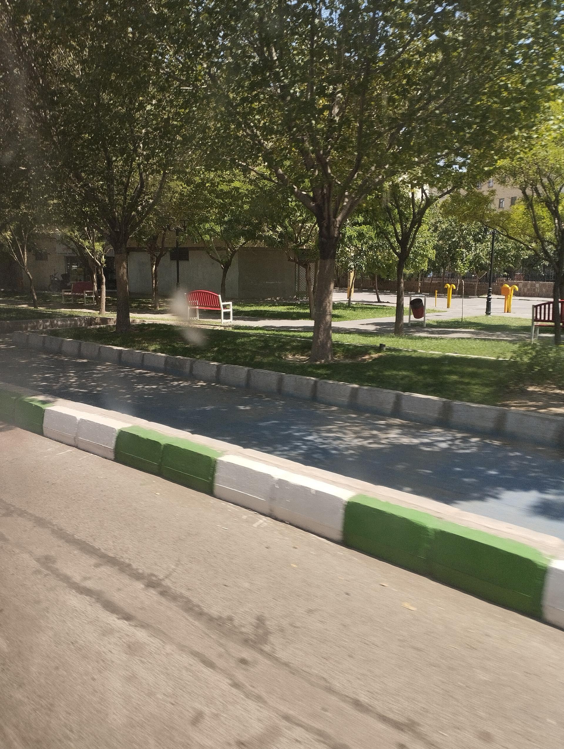 عکس بوستان حاشیه ای