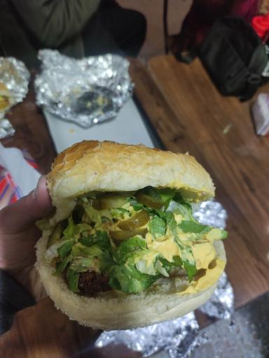 عکس سمبوسه و فلافل شعله