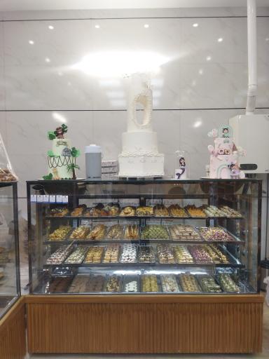 شیرینی فروشی توت فرنگی شعبه ۲