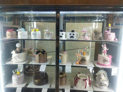 عکس شیرینی فروشی توت فرنگی شعبه ۲