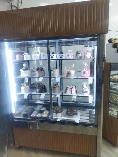 شیرینی فروشی توت فرنگی شعبه ۲