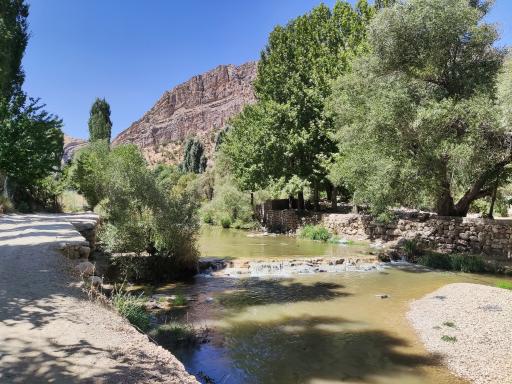 عکس سرچشمه تنگ تیزاب