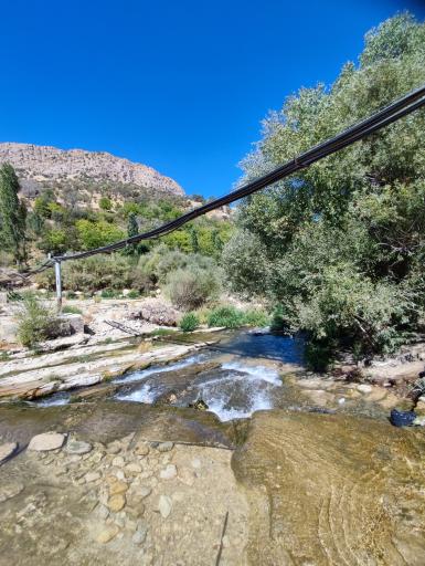 عکس سرچشمه تنگ تیزاب