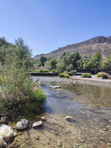 عکس سرچشمه تنگ تیزاب