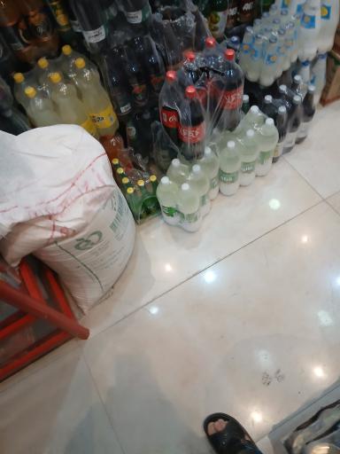 عکس فروشگاه مواد غذایی