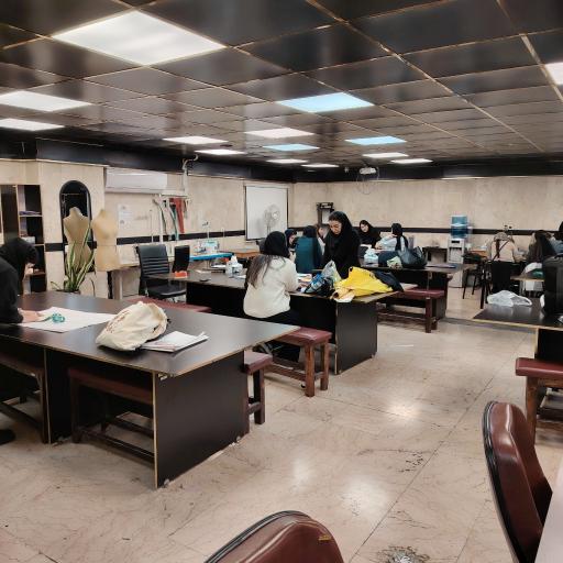 طراحان لباس اریکه ایرانیان (آکادمی هنر پارس)