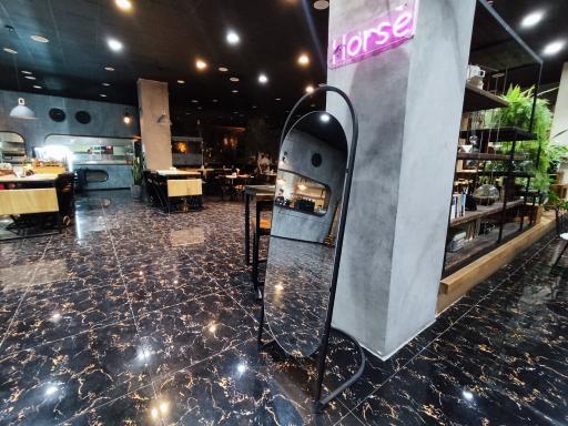 عکس  کافه رستوران هورس