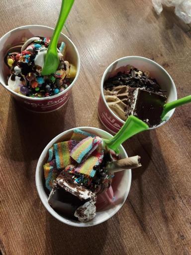 ماست بستنی (یوگو لند)