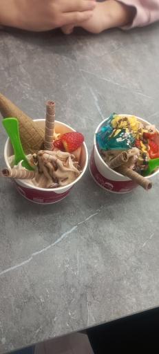 عکس ماست بستنی (یوگو لند)