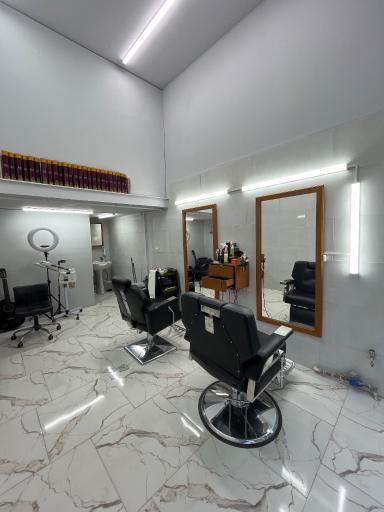 عکس آرایشگاه مردانه نچرال استایل