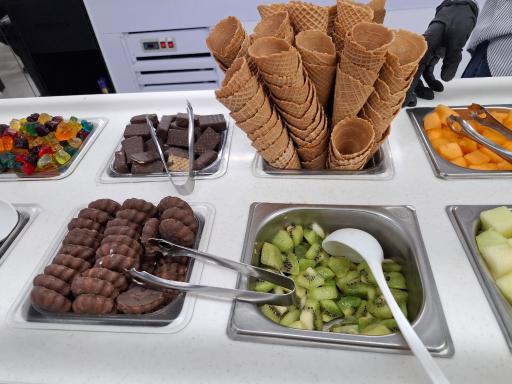عکس ماست بستنی (یوگو لند)