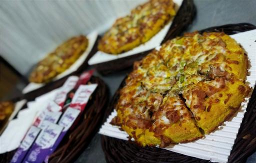 عکس پیتزا فود فکتوری