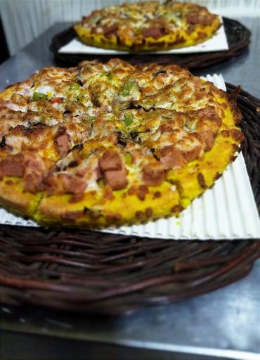 عکس پیتزا فود فکتوری