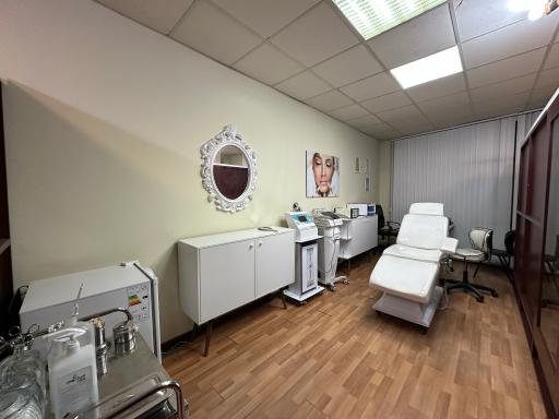 کلینیک زیبایی مروا 