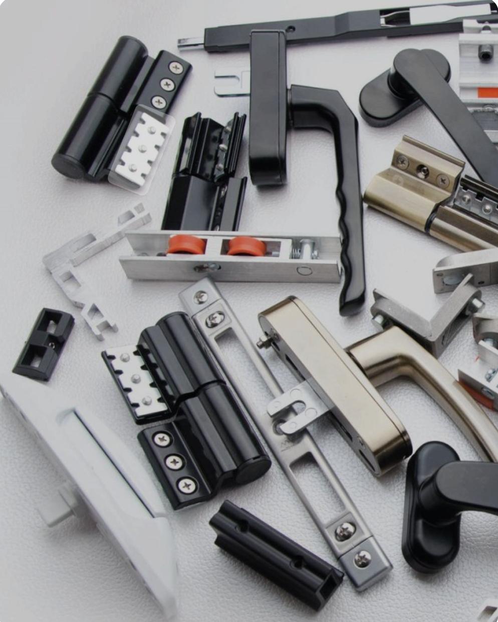 عکس نمایندگی پروفیل و یراق آلات دوجداره حسین زاده