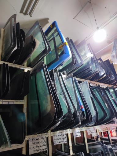 عکس هایپر شیشه اتومبیل صالح 