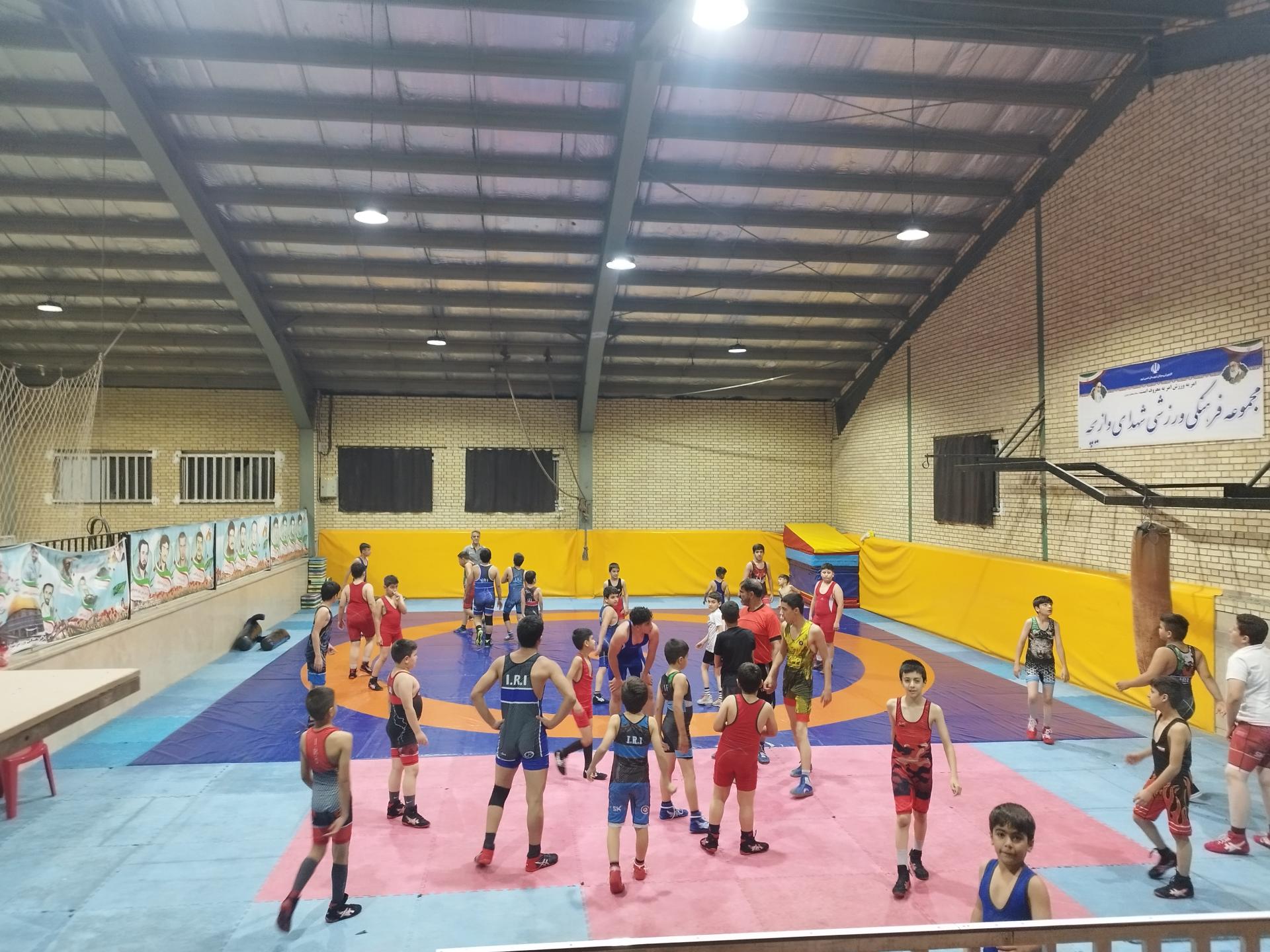 عکس ورزشگاه شهدای وازیچه