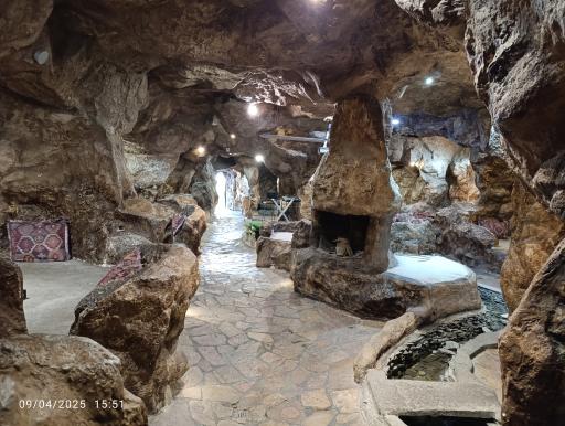 عکس رستوران شاه نشین