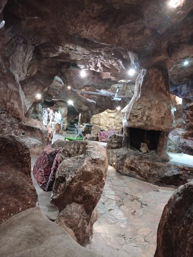 عکس رستوران شاه نشین