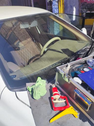 عکس هایپر شیشه اتومبیل صالح 